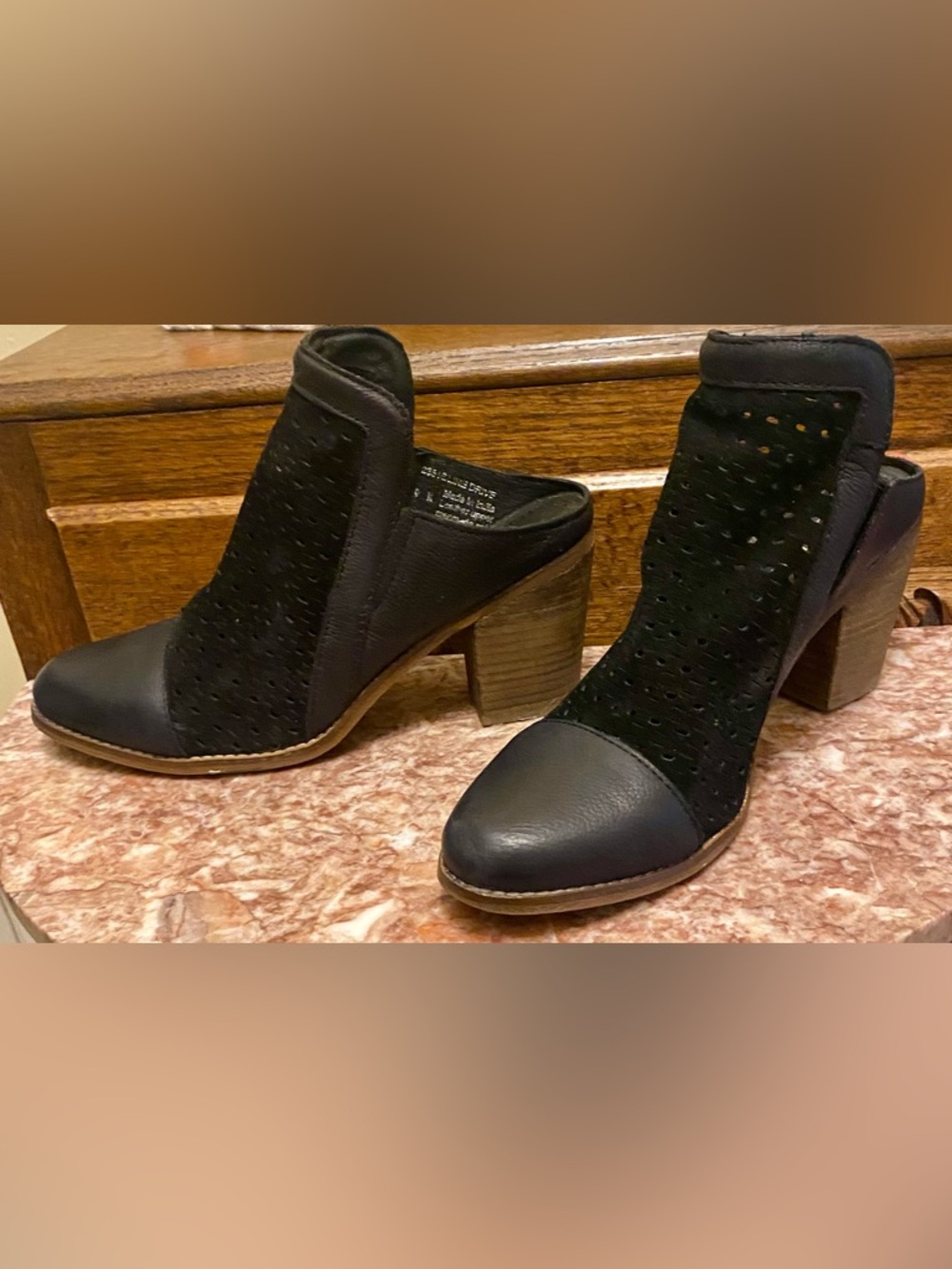 DIBA TRUE Black Perforated Women's Ankle Boots - Classic Comfort: EUC; 9.
